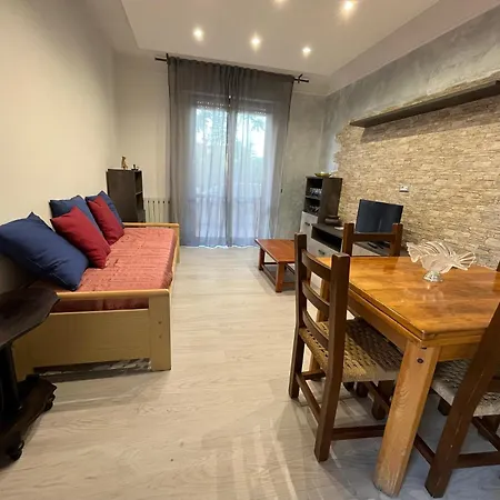 Casa Via Turati Виареджо